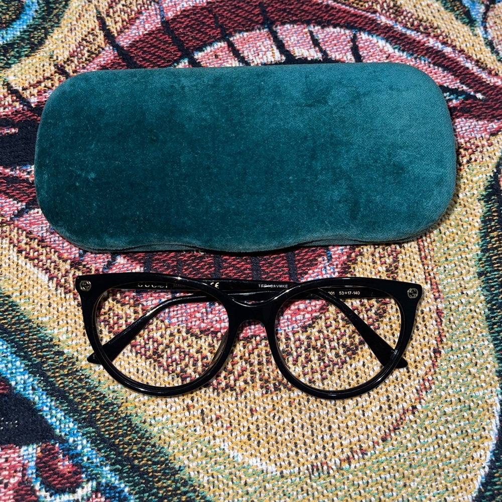 Gucci Black Frames - image 8